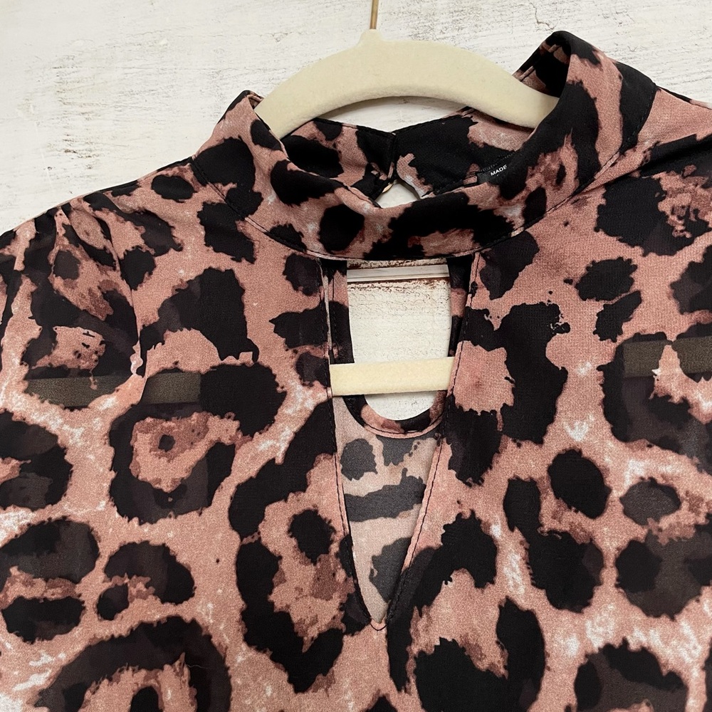 NWOT ✨SHEIN Blouse✨ - Picture 2 of 5